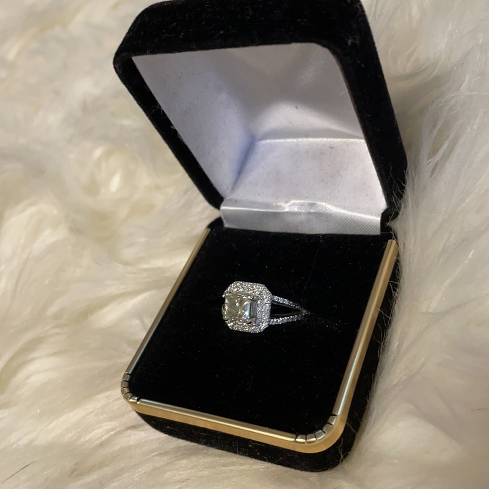 New 14k white gold fancy yellow wedding ring